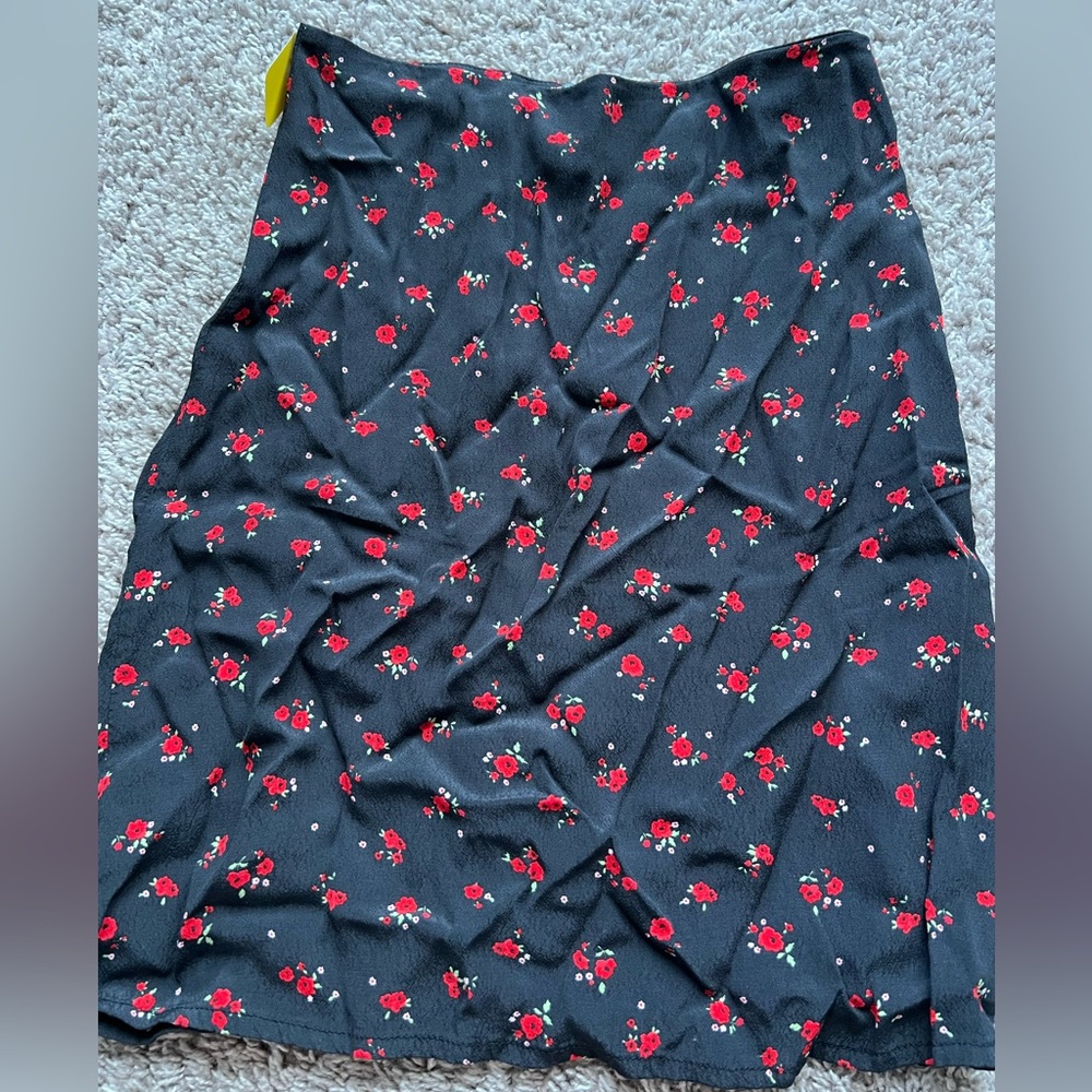 Brandy Melville floral mini skirt